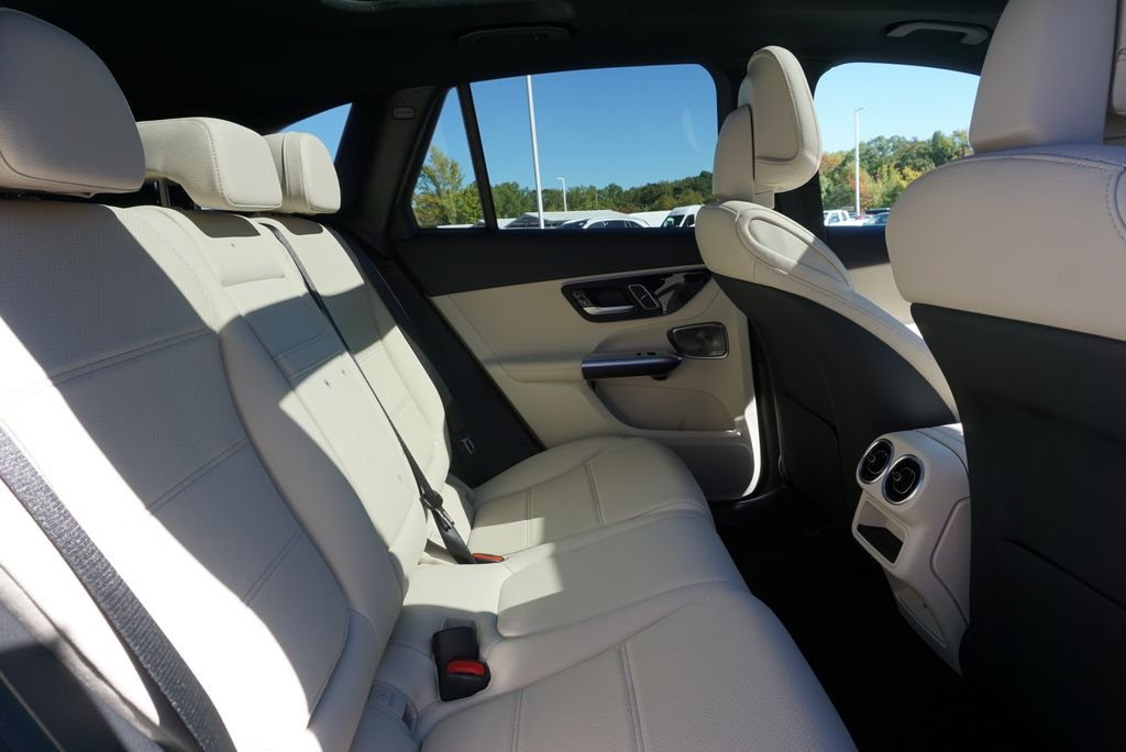 Used 2026 Polar White Mercedes-Benz GLC 300 image 54