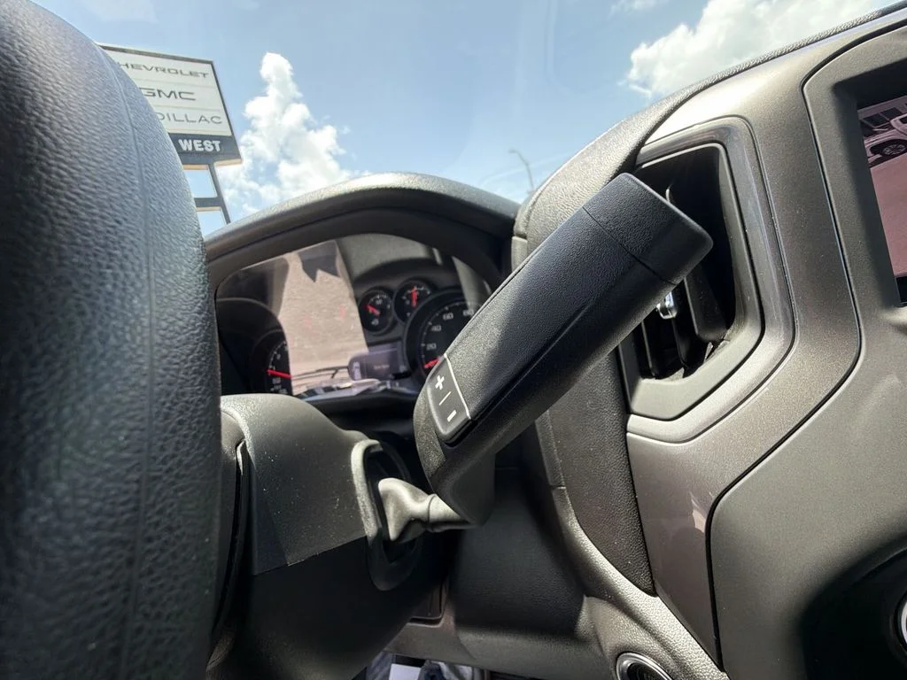 Used 2023 Gray Chevrolet Custom image 22