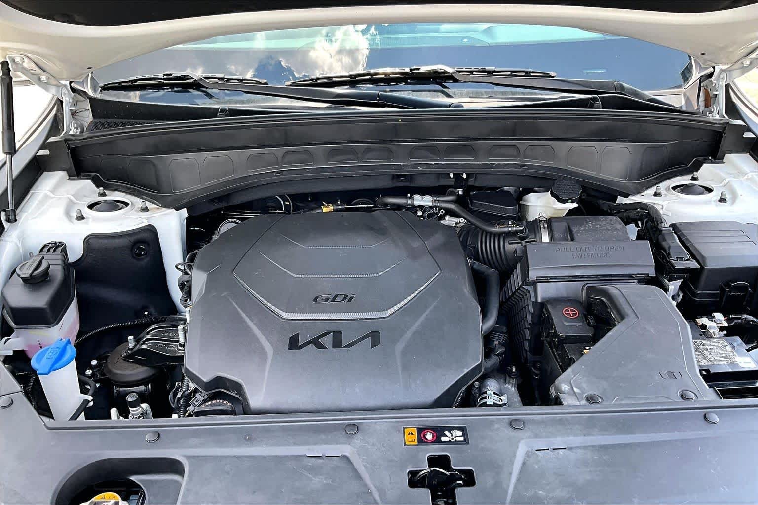 Used 2025 Glacial White Pearl Kia S image 29