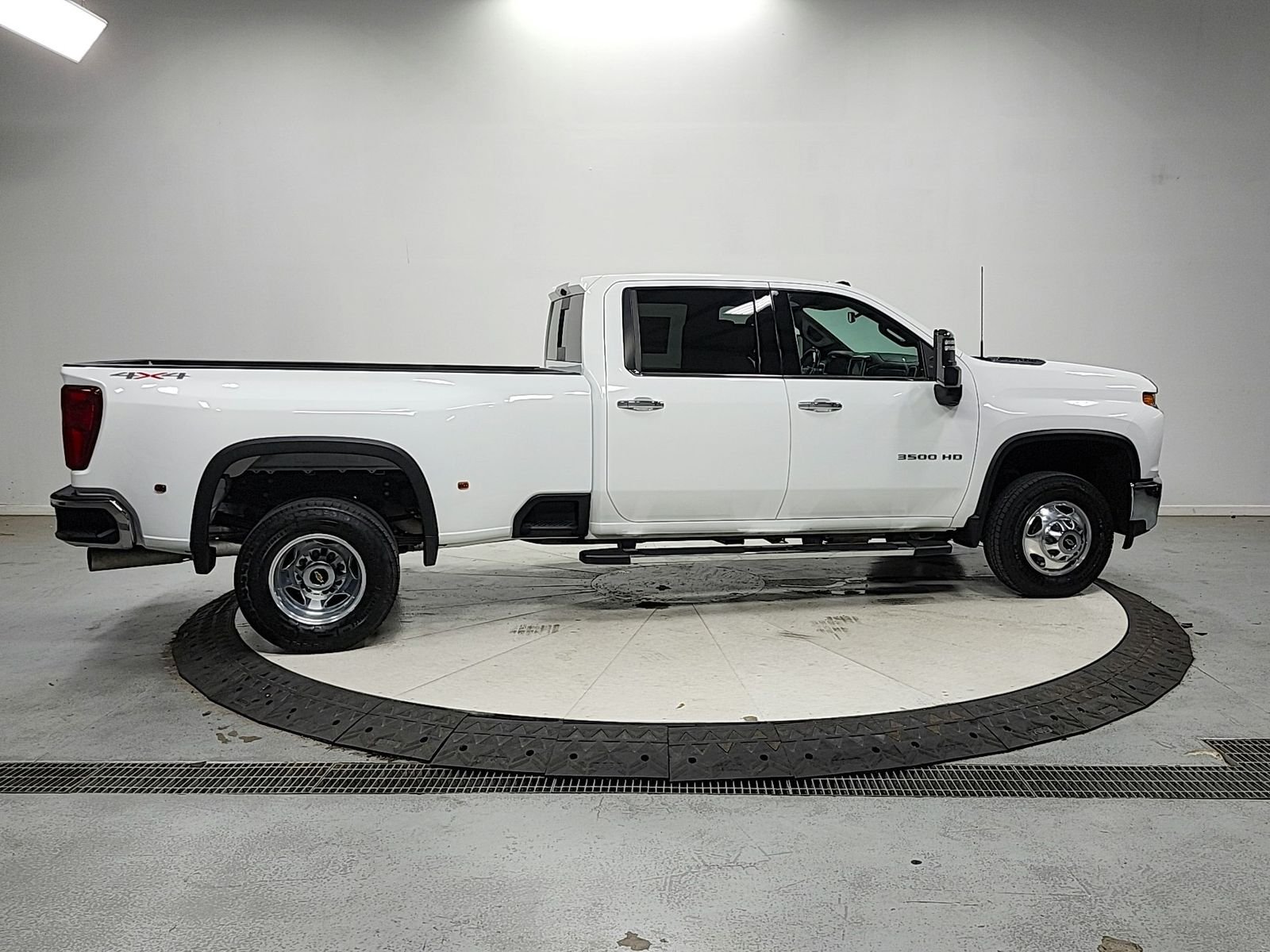 Used 2023 Summit White Chevrolet LTZ image 8