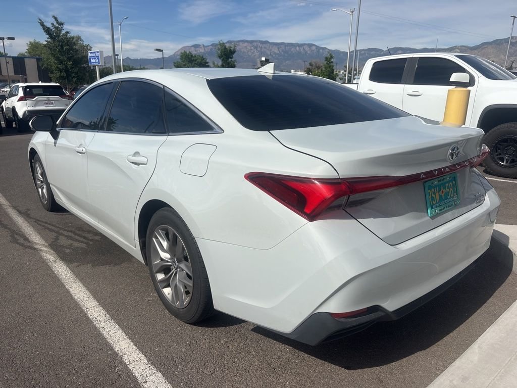 Used 2022 White Toyota XLE Plus image 5