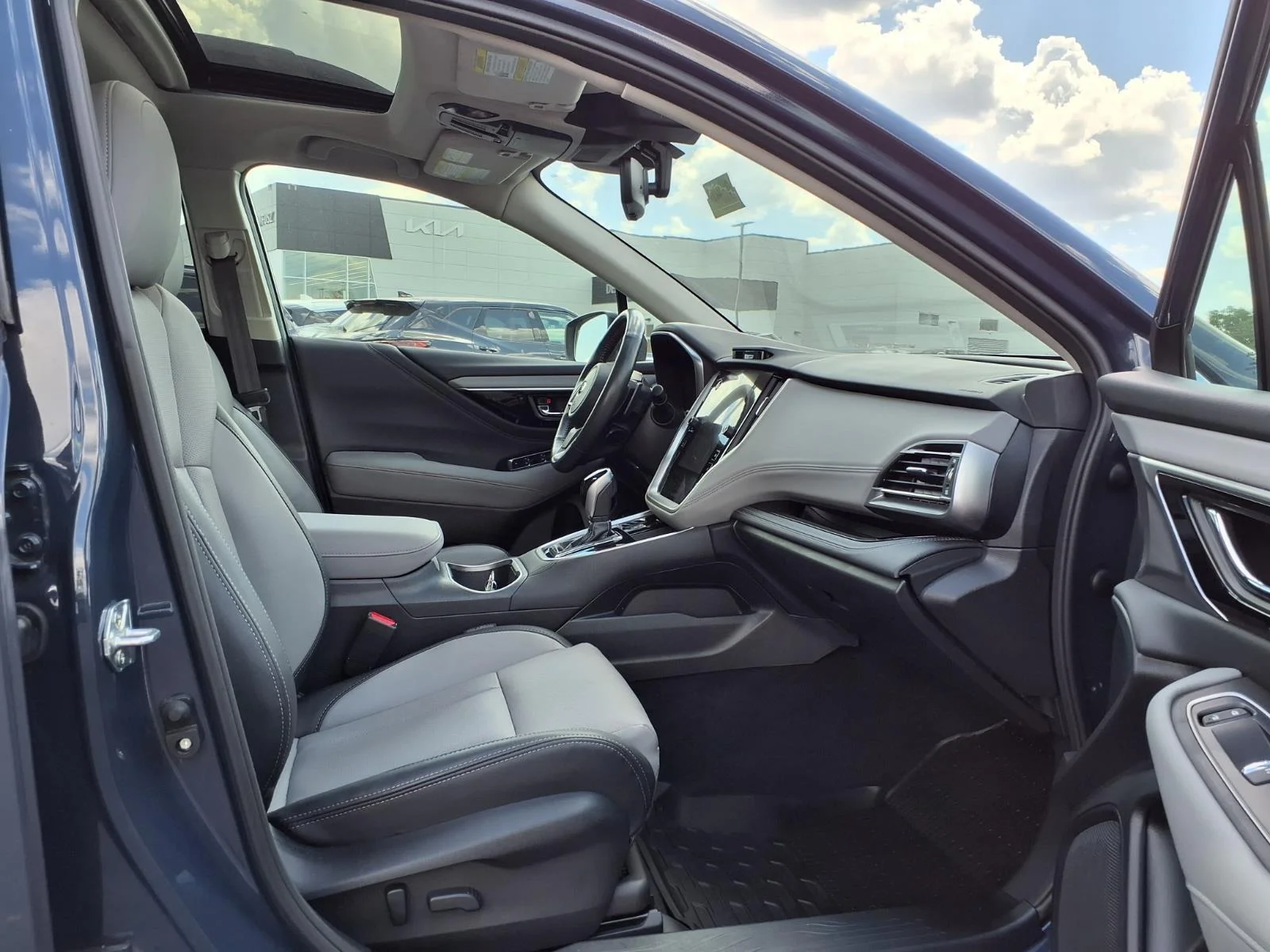 Used 2023 Cosmic Blue Pearl Subaru Limited image 27