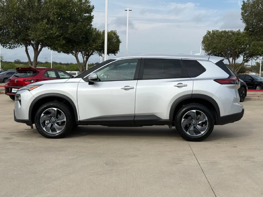 Used 2025 Nissan Rogue SV with VIN 5N1BT3BA7SC804266 for sale in Bastrop, TX