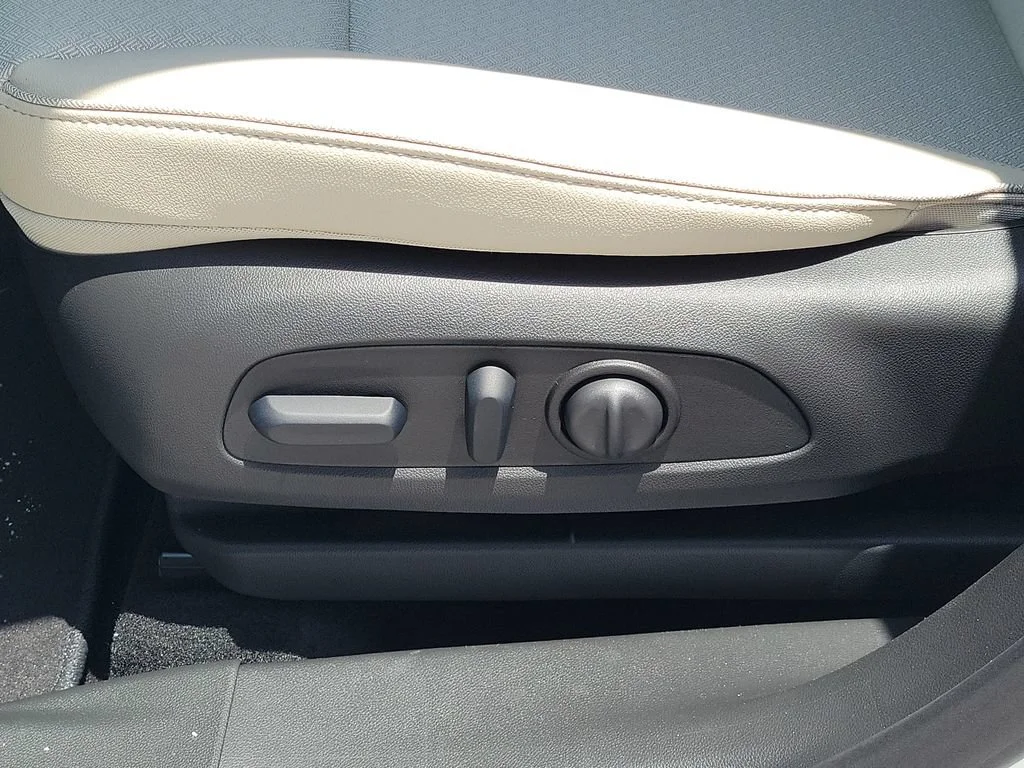 New 2026 Summit White Buick Preferred image 16
