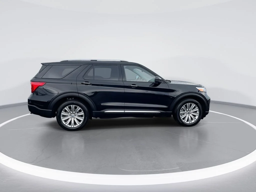 Used 2023 Black Ford Limited image 9
