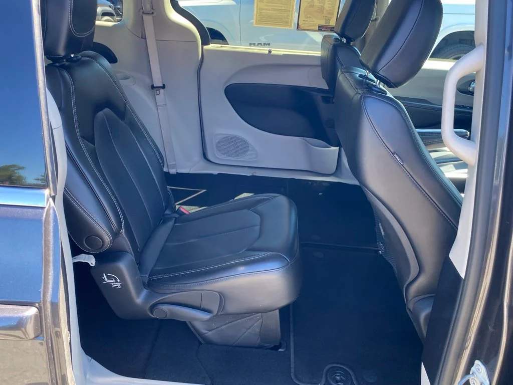 Used 2023 Gray Chrysler Touring L image 16