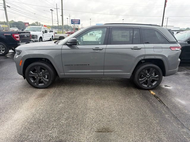New 2027 Sting-Gray Clearcoat Jeep Limited Reserve image 3
