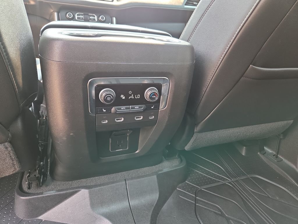 Used 2022 Black Chevrolet Premier image 37