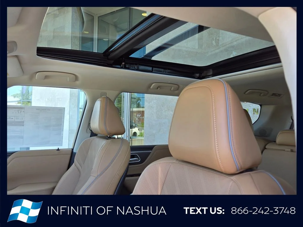 New 2027 RADIANT WHITE INFINITI Luxe 4WD image 6
