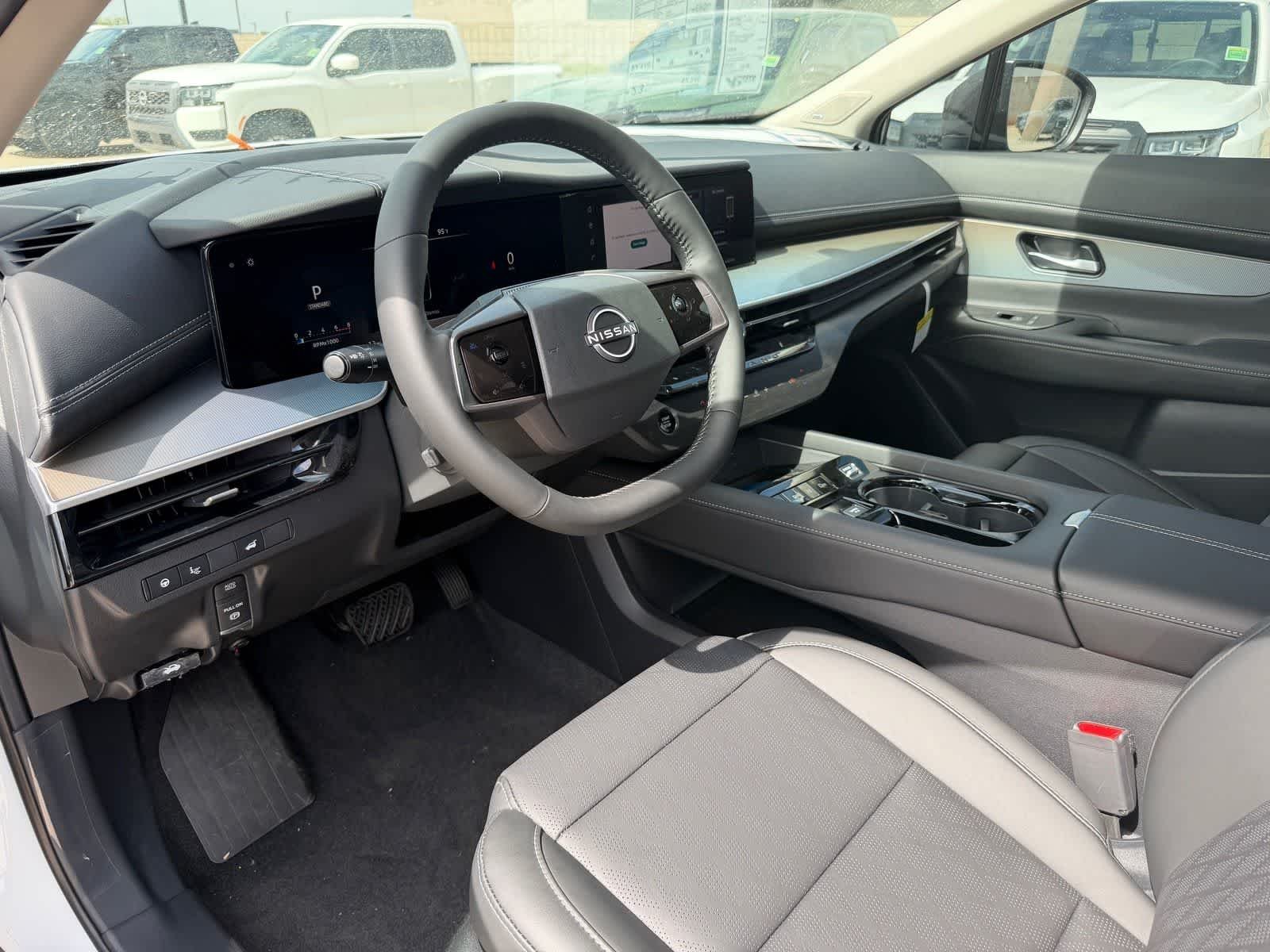 New 2026 Everest White Pearl TriCoat Nissan Platinum image 2