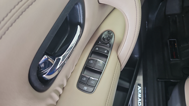 Used 2022 Super Black Nissan Platinum image 21