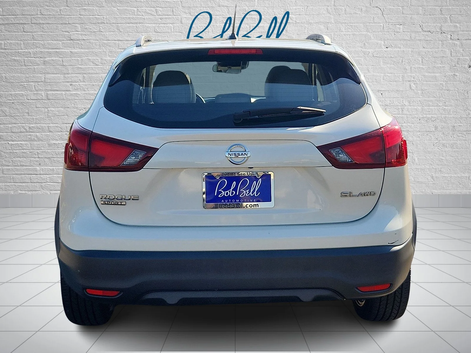 Used 2018 White Nissan SL image 5