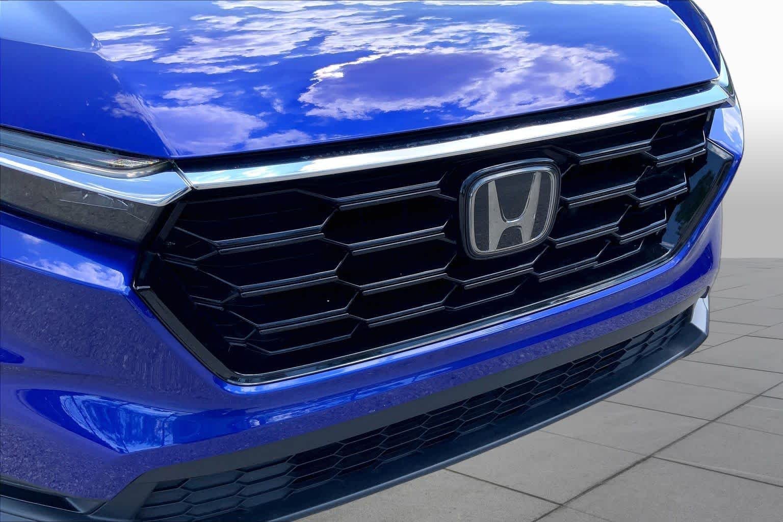Used 2025 Still Night Pearl Honda EX image 30