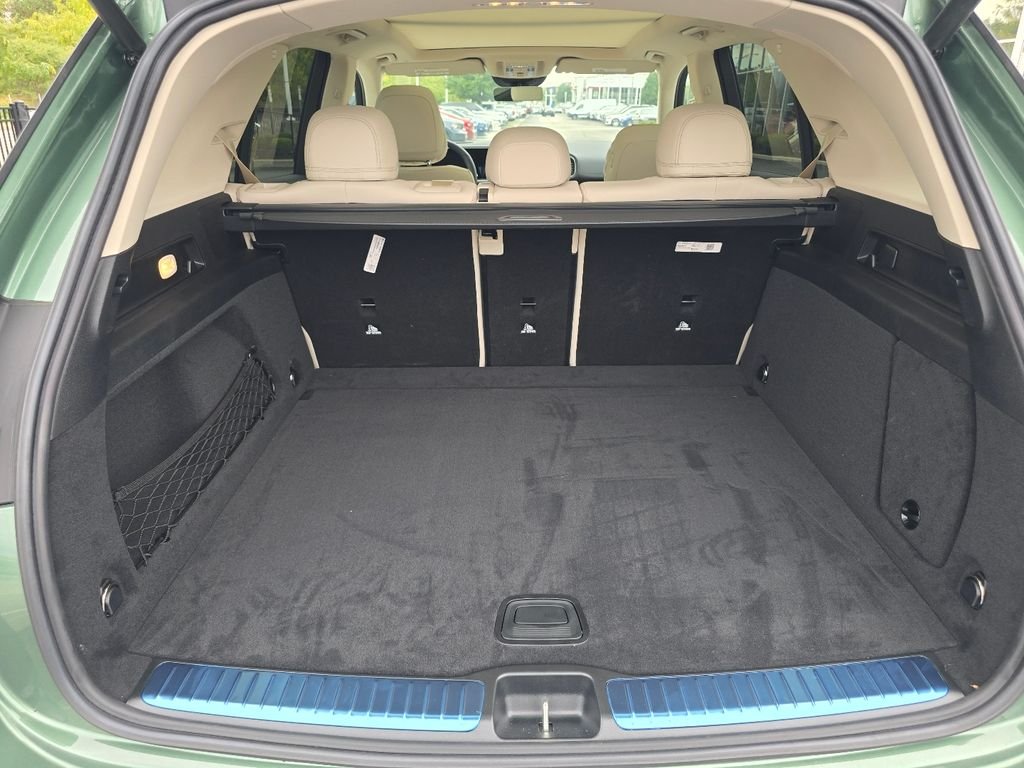 New 2026 MANUFAKTUR Ireland Mid Green Metallic Mercedes-Benz GLE 450 image 30