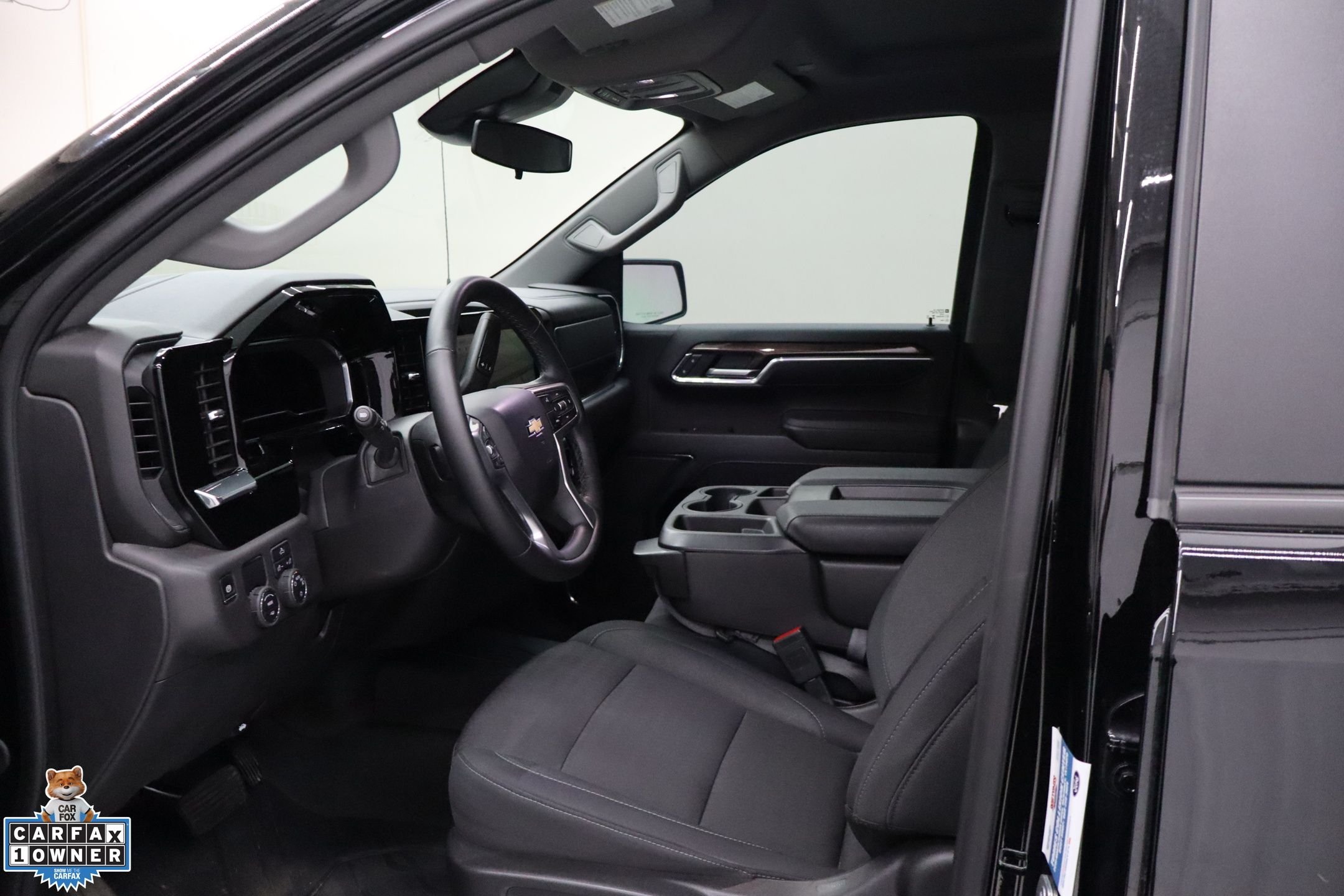 Used 2025 Black Chevrolet LT image 24