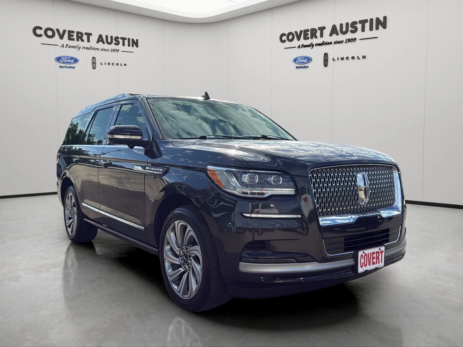 Used 2023 Gray Lincoln Reserve image 7
