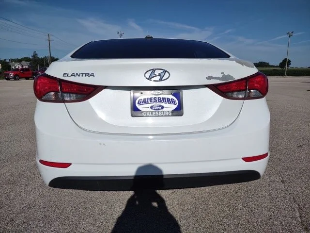 Used 2016 Quartz White Pearl Hyundai SE image 4