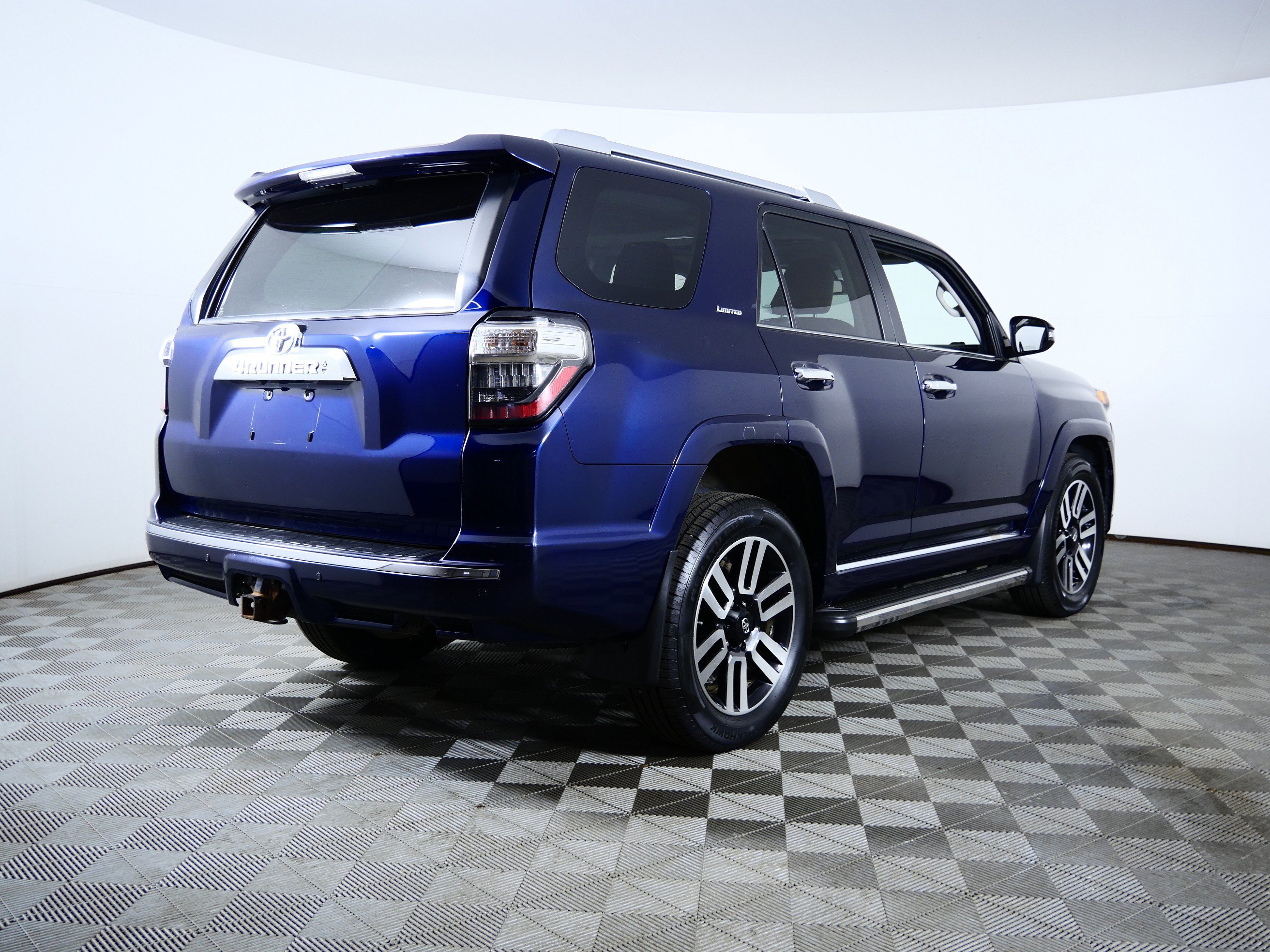 Used 2015 Nautical Blue Pearl Toyota Limited image 7