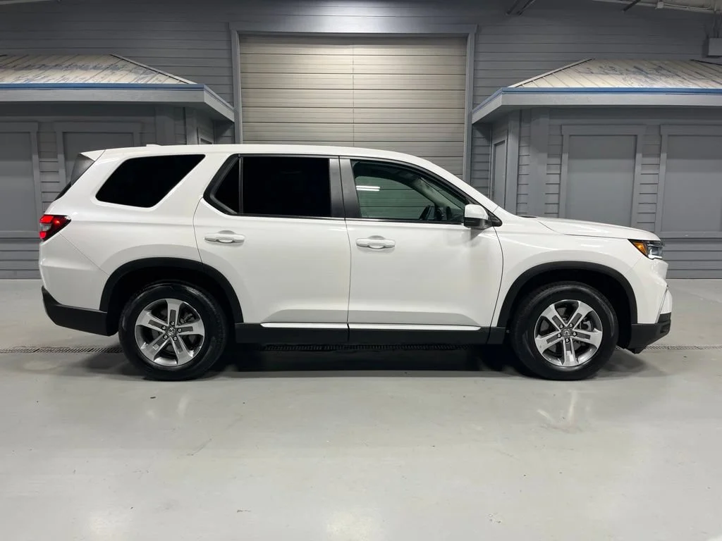 2025 Honda Pilot EX-L - Photo 47