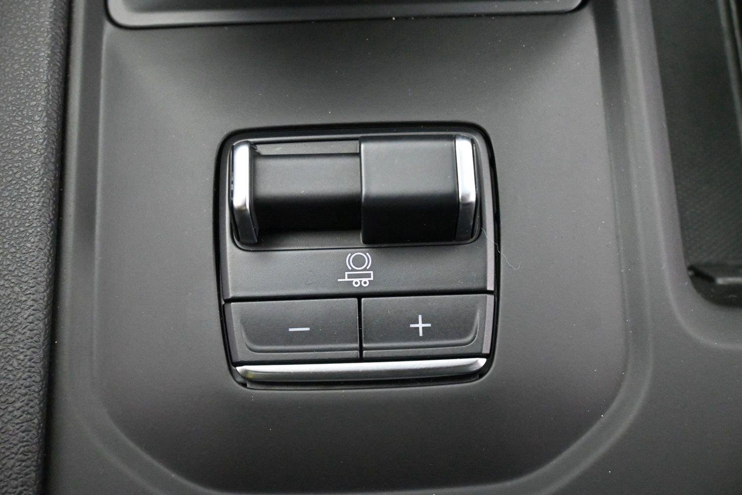 Used 2023 SUMMIT WHITE GMC AT4 image 28