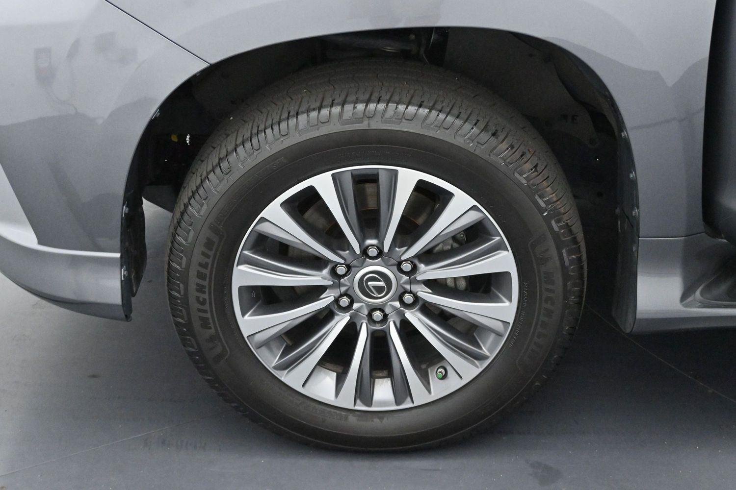 Used 2023 Nebula Gray Pearl Lexus GX 460 Luxury image 33
