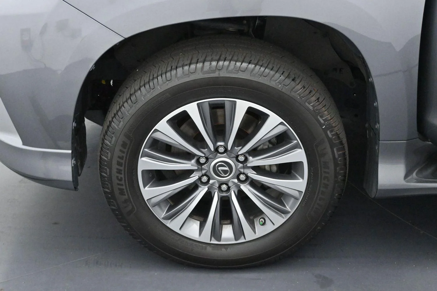 Used 2023 Nebula Gray Pearl Lexus GX 460 Luxury image 33