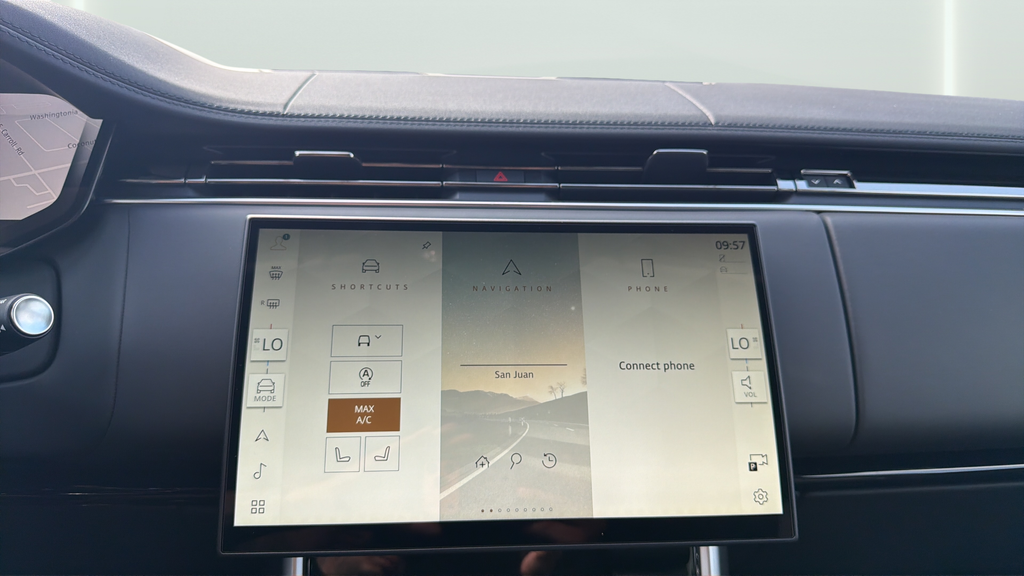 New 2026 Fuji White Land Rover SE image 22