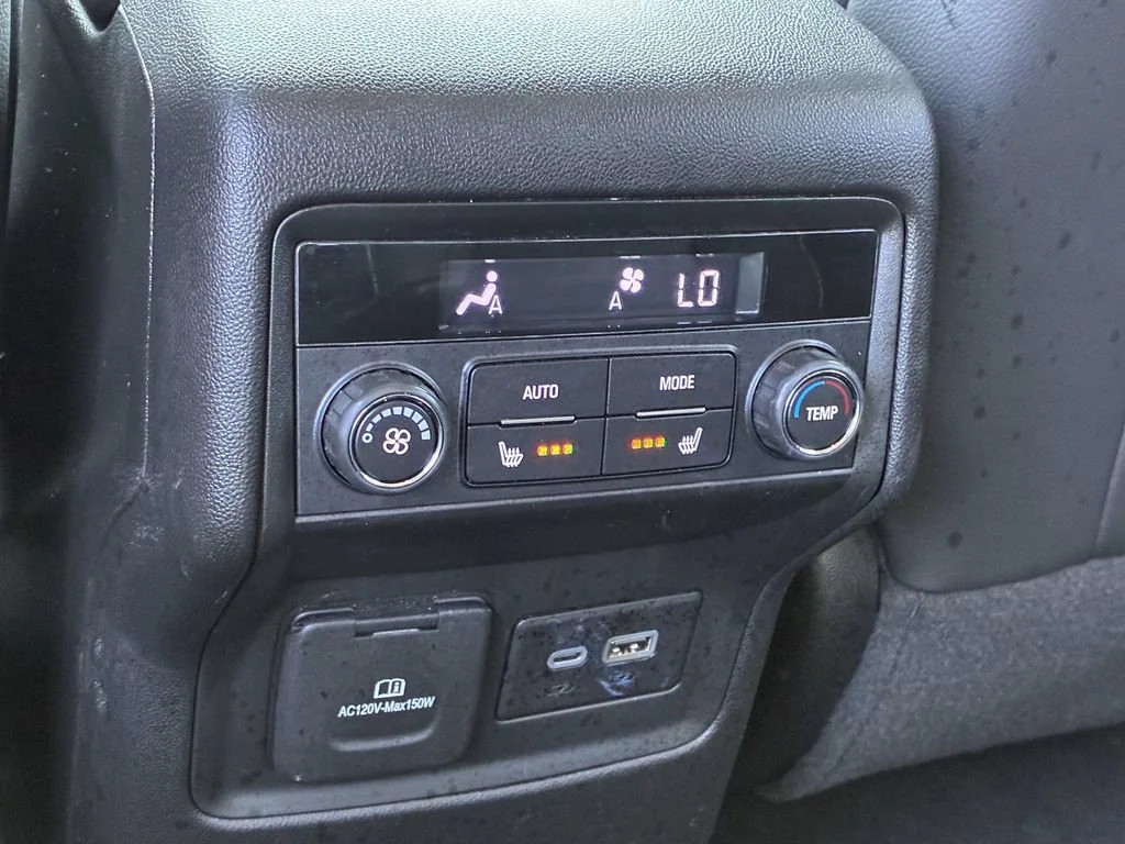 Used 2023 WHITE FROST TRICOAT GMC Denali image 18