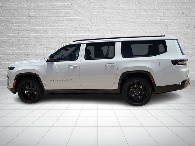 New 2026 Bright White Clear-Coat Exterior Paint Jeep Limited Reserve image 2