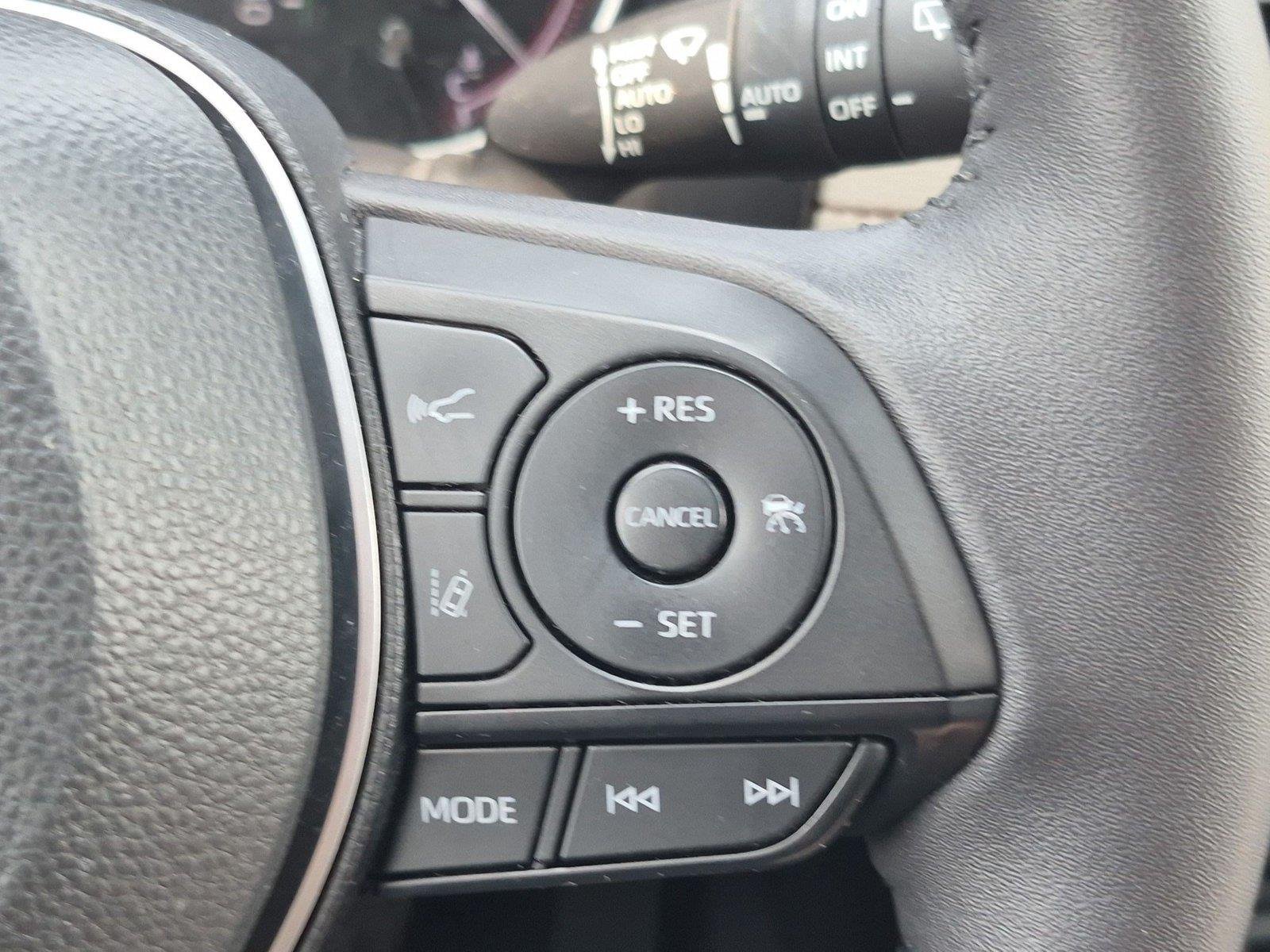 Used 2023 Wind Chill Pearl Toyota XLE Premium image 21