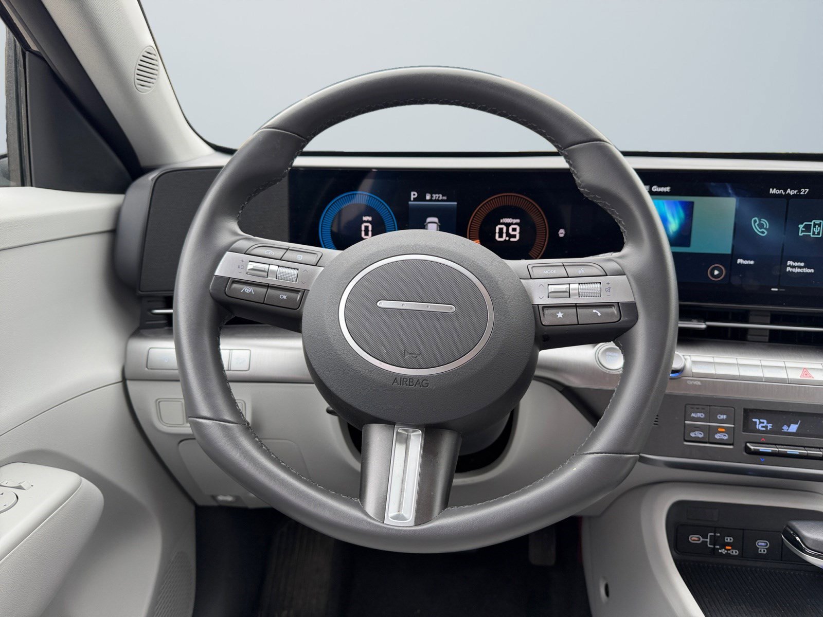 2025 Hyundai Kona SEL - Photo 12