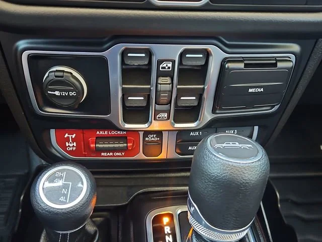 Used 2024  Jeep Mojave image 27