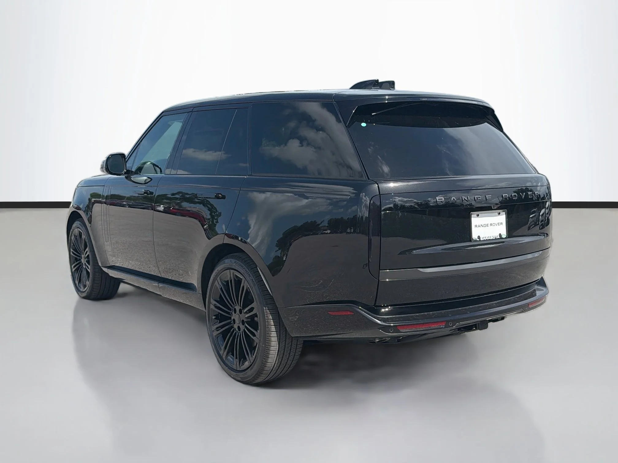 New 2026 Santorini Black Land Rover SE image 3