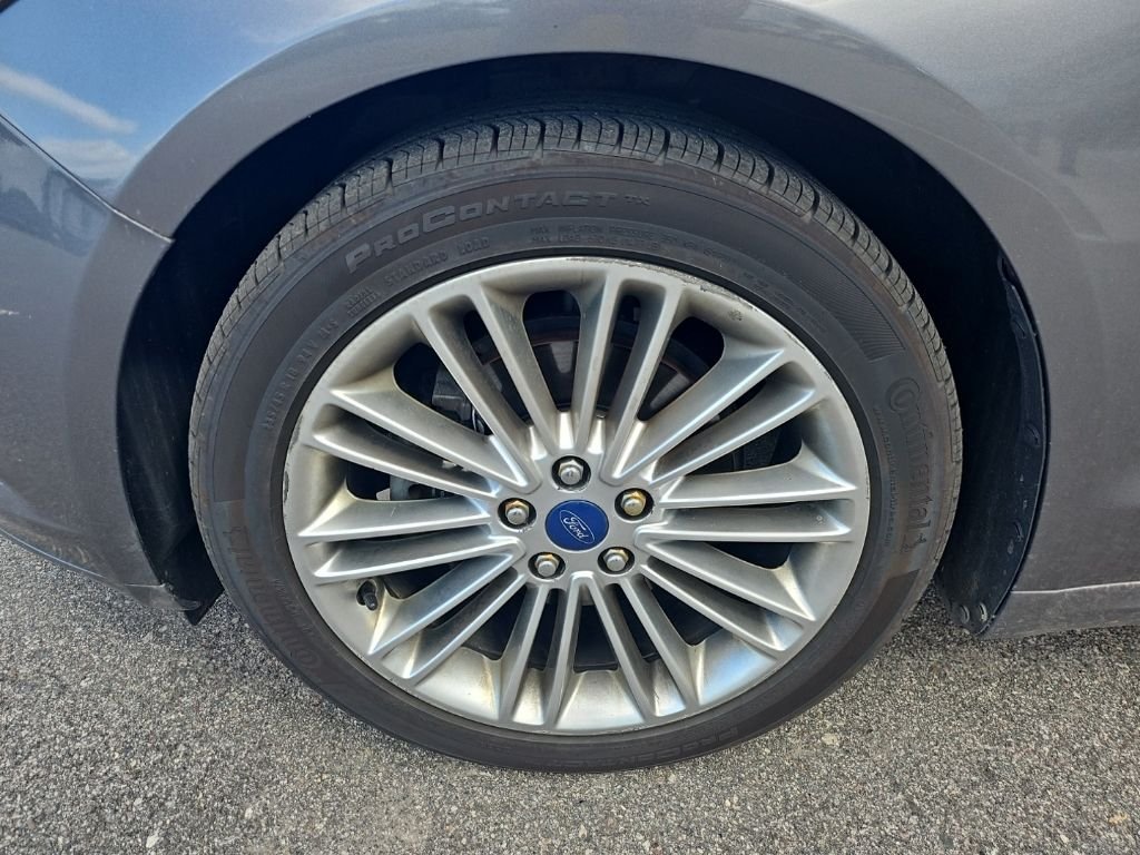 Used 2014  Ford SE image 11