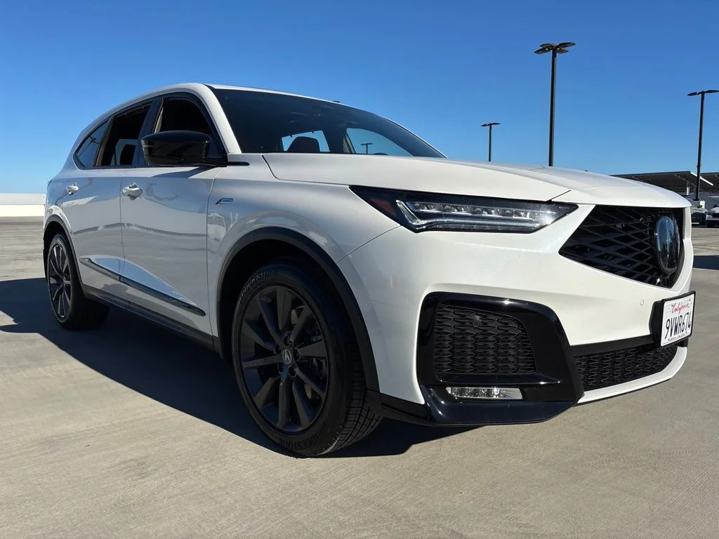 Used 2026 Platinum White Pearl Acura A-Spec image 3