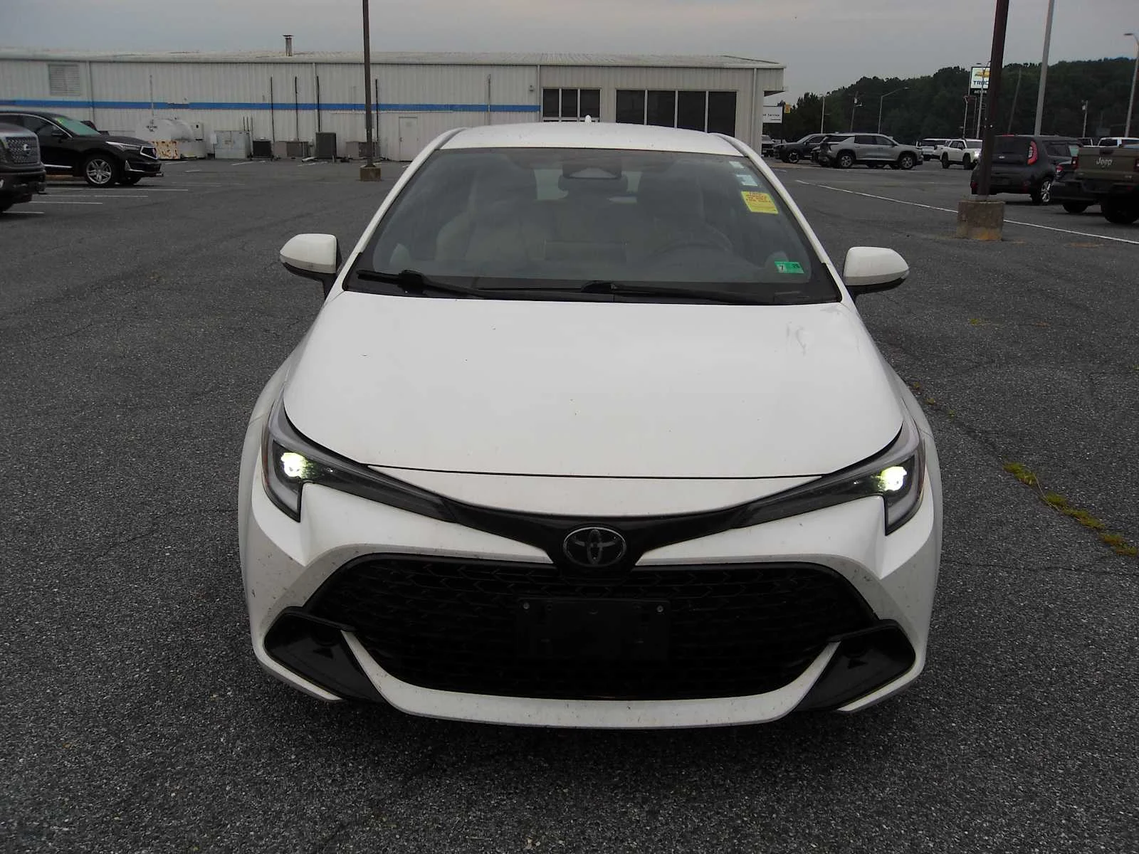 Used 2023 Ice Cap Toyota SE image 8