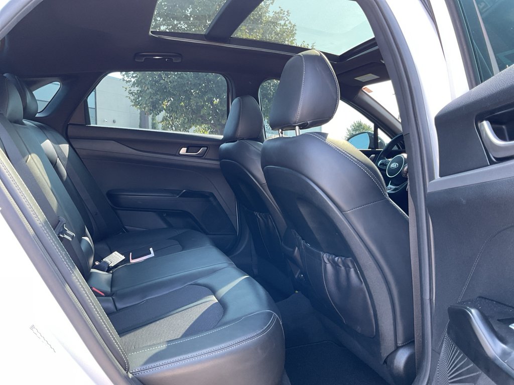 Used 2021 Glacial White Pearl Kia GT-Line image 13