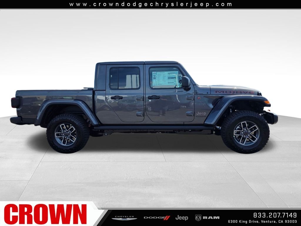 New 2026 Granite Crystal Metallic Clear-Coat Exterior Paint Jeep Mojave image 4