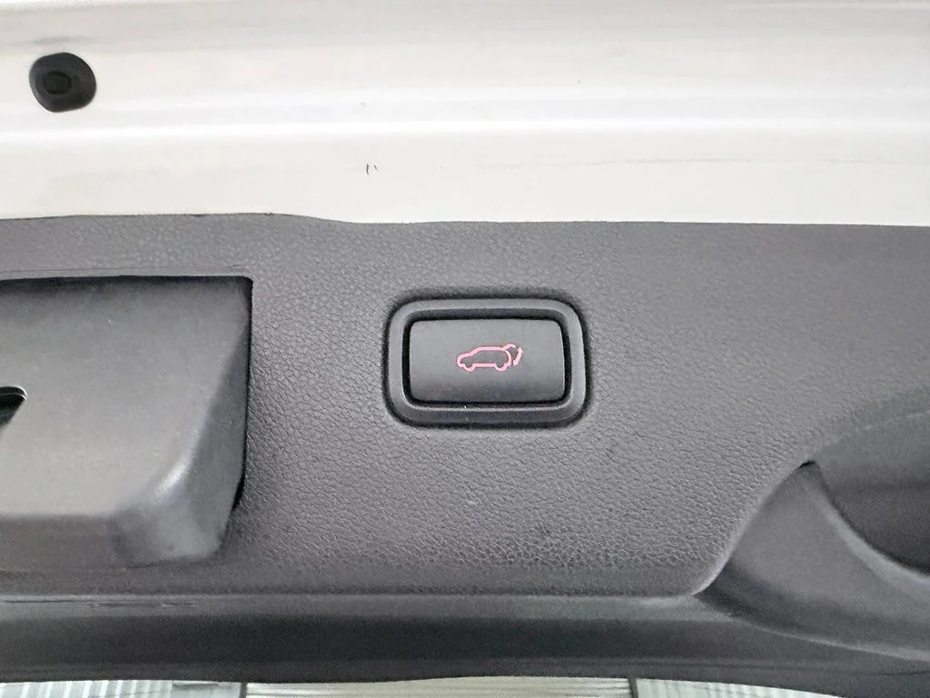 Used 2017 Snow White Pearl Kia EX image 39