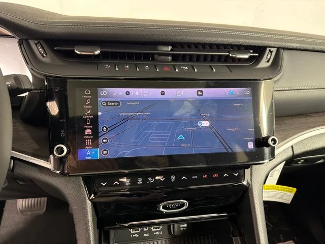 New 2026 White Jeep Altitude image 19