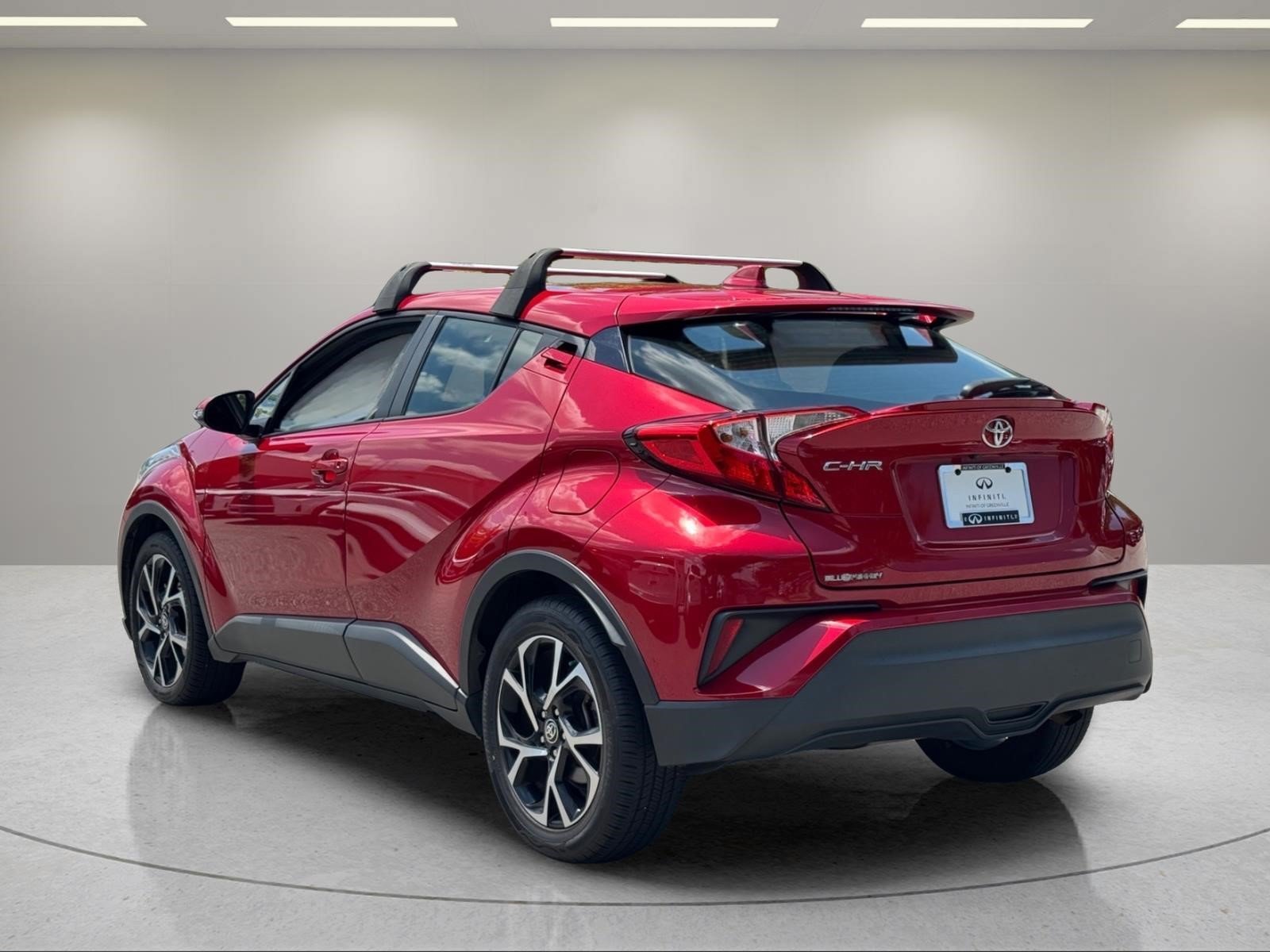 Used 2021 Red Toyota XLE image 3