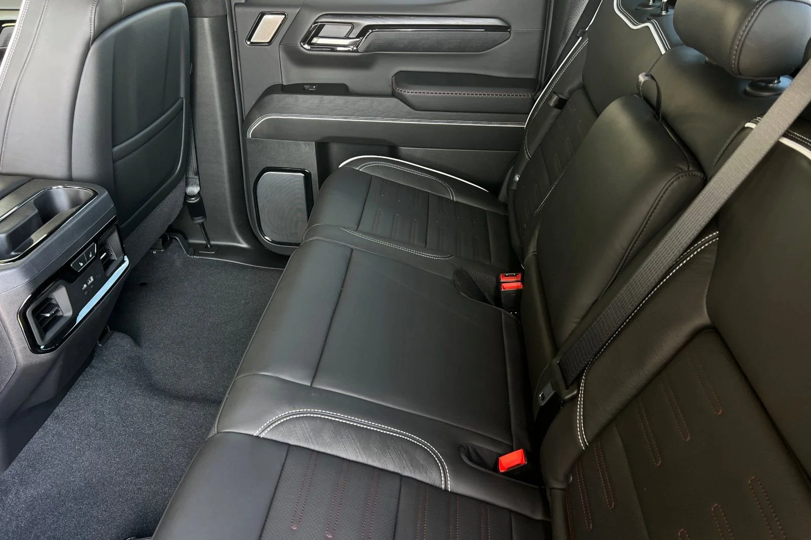 2026 GMC Sierra 1500 AT4X - Photo 10
