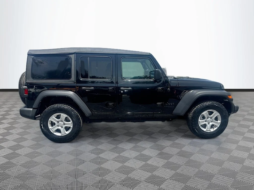 Used 2022 Black Jeep Unlimited Sport S image 5