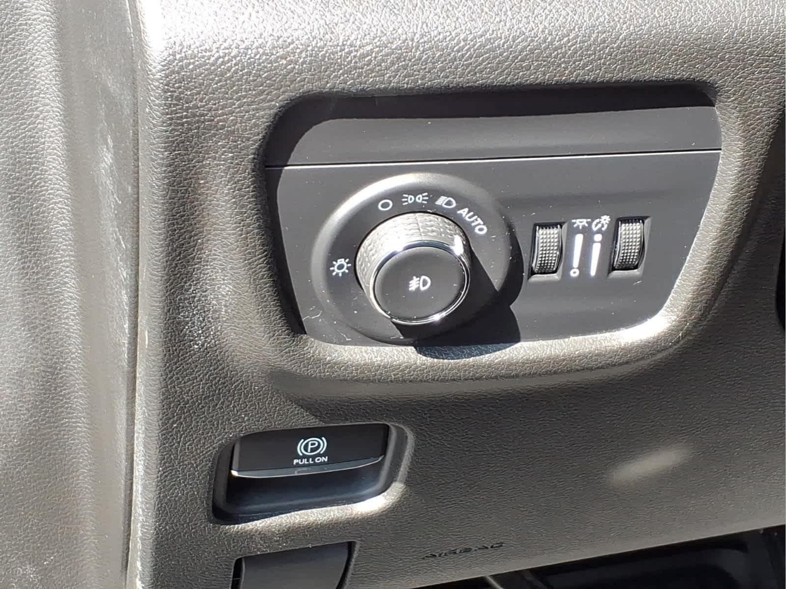 Used 2024 Baltic Gray Metallic Clearcoat Jeep Limited image 13