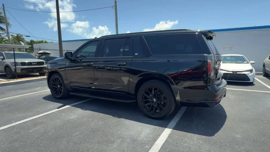Used 2021 BLACK RAVEN Cadillac Sport Platinum image 7