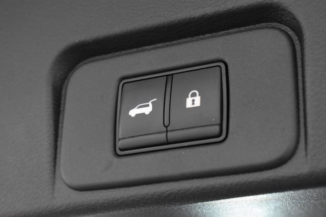 Used 2023 Gold Nissan Platinum image 19