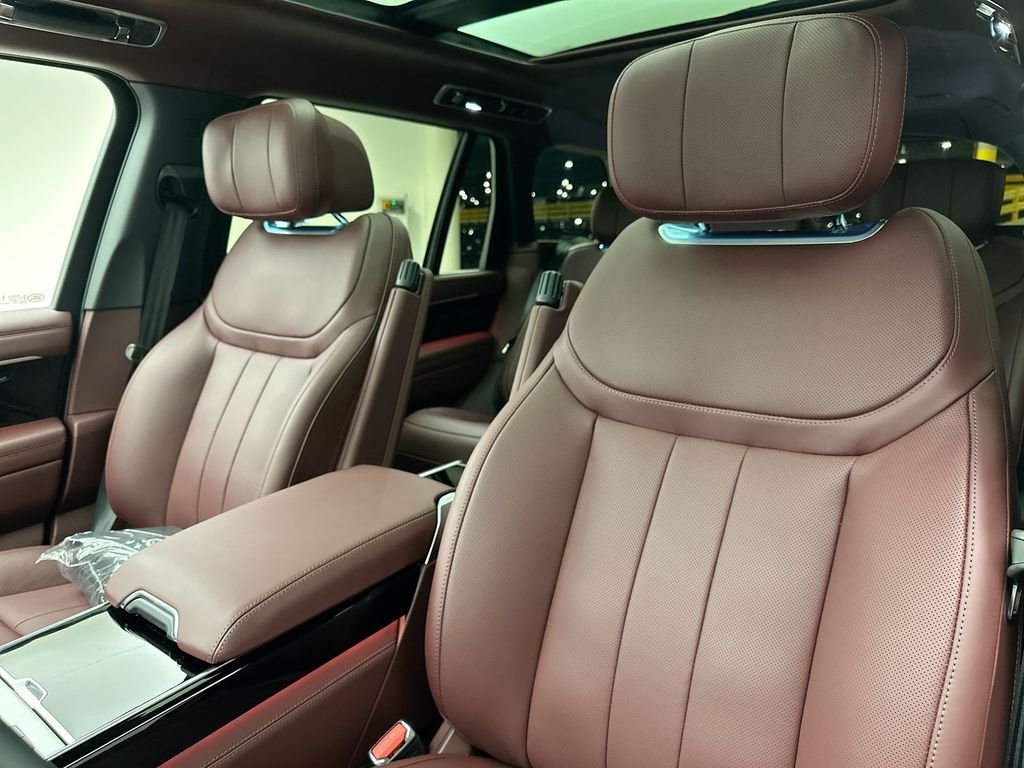 New 2026 Fuji White LAND ROVER Autobiography image 18