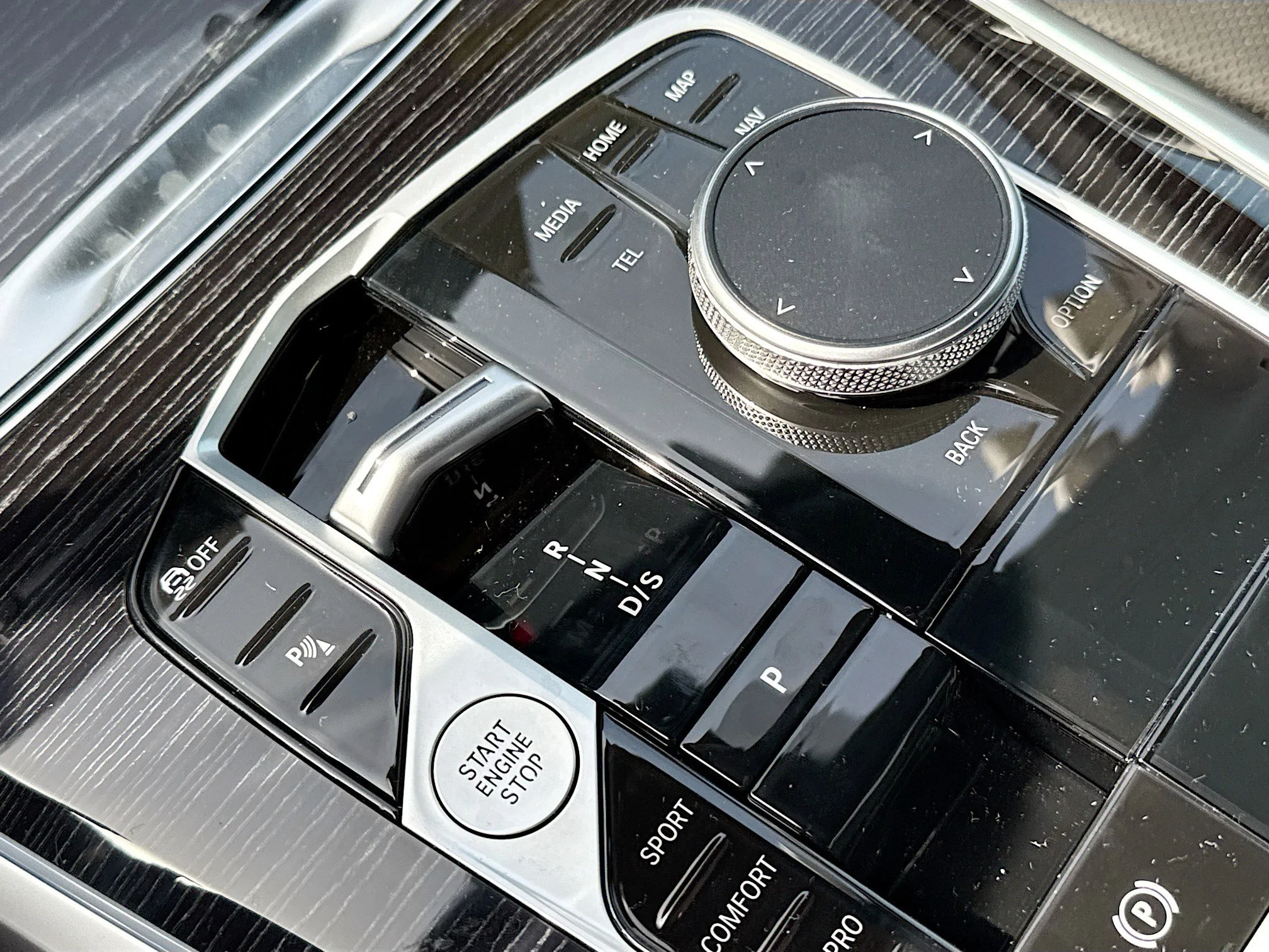 New 2026 Dravit Grey Metallic BMW sDrive40i image 30