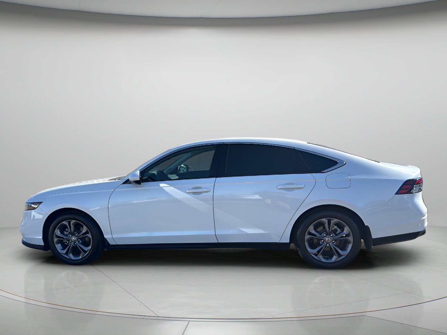Used 2024 PLATINUM WHITE PEARL Honda EX image 23