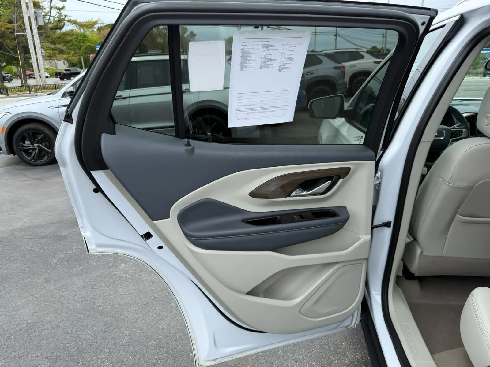 Used 2023 White Frost Tricoat GMC Denali image 16